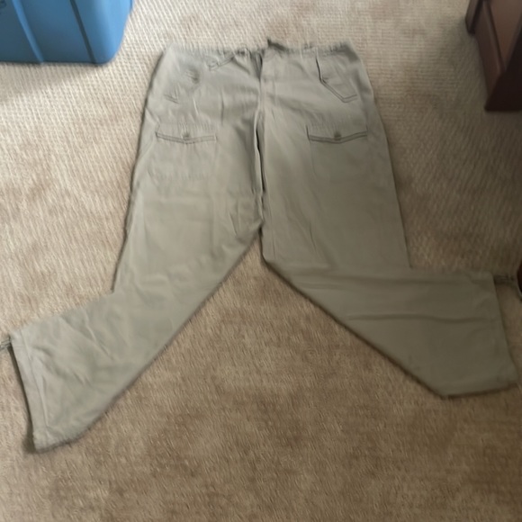 Classic cargo pants - Picture 7 of 9